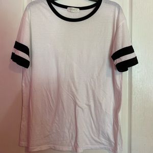 F21 BASIC WHITE TEE WITH BLACK STRIPED SLEEVES